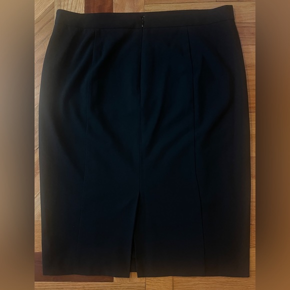 Ann Taylor The Tall Seamed Pencil Skirt in Seasonless Stretch Size 14 Tall - Picture 4 of 7